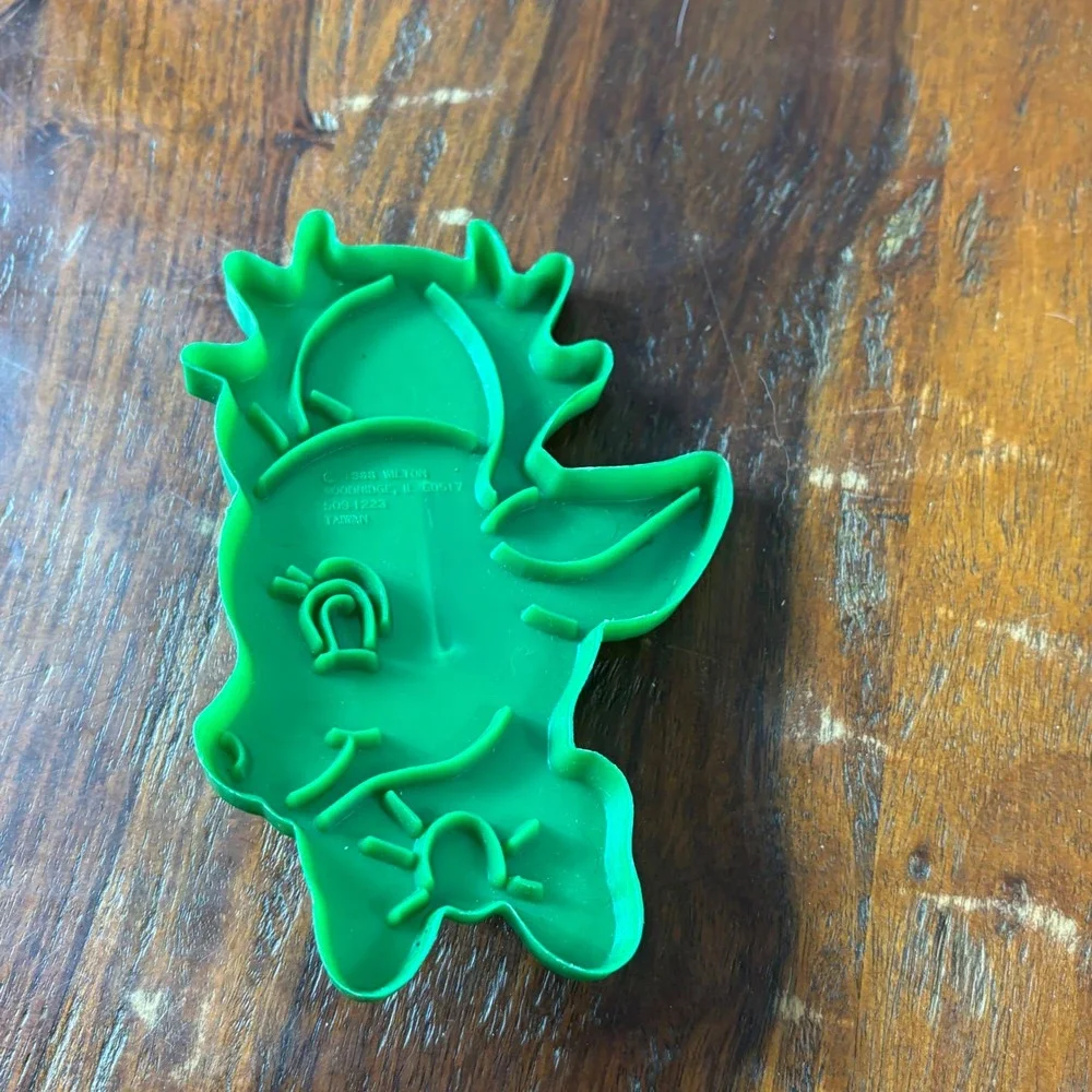 Vintage 1988 Wilton Christmas Cookie Cutter Set 5pc Green Reindeer Snowman Tree